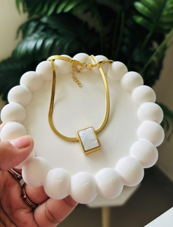 Aurora Mother-of-Pearl Necklace