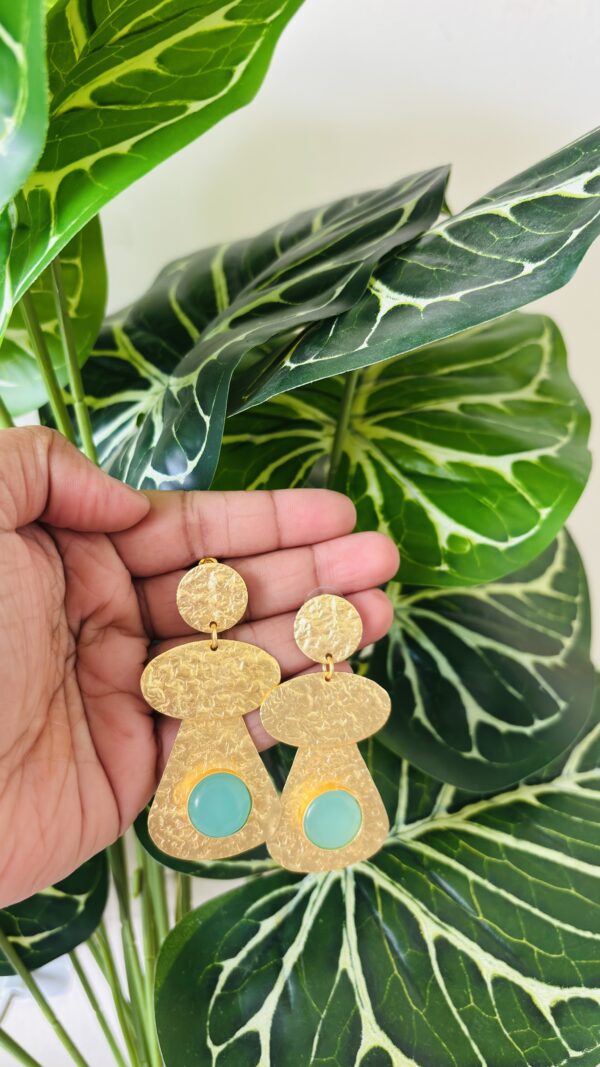 Golden Noir Earrings - Image 2